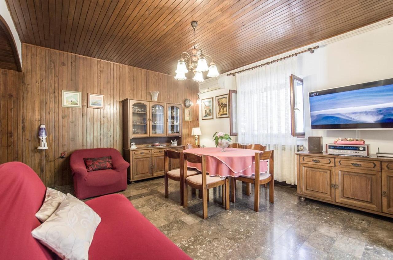 Holiday Home Villa Spilla Selca  外观 照片